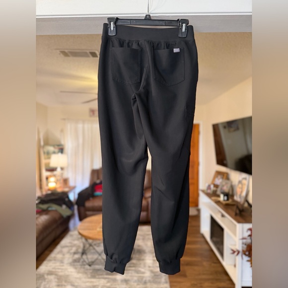Figs Zamora Jogger Scrub Pants- Black - Picture 2 of 2
